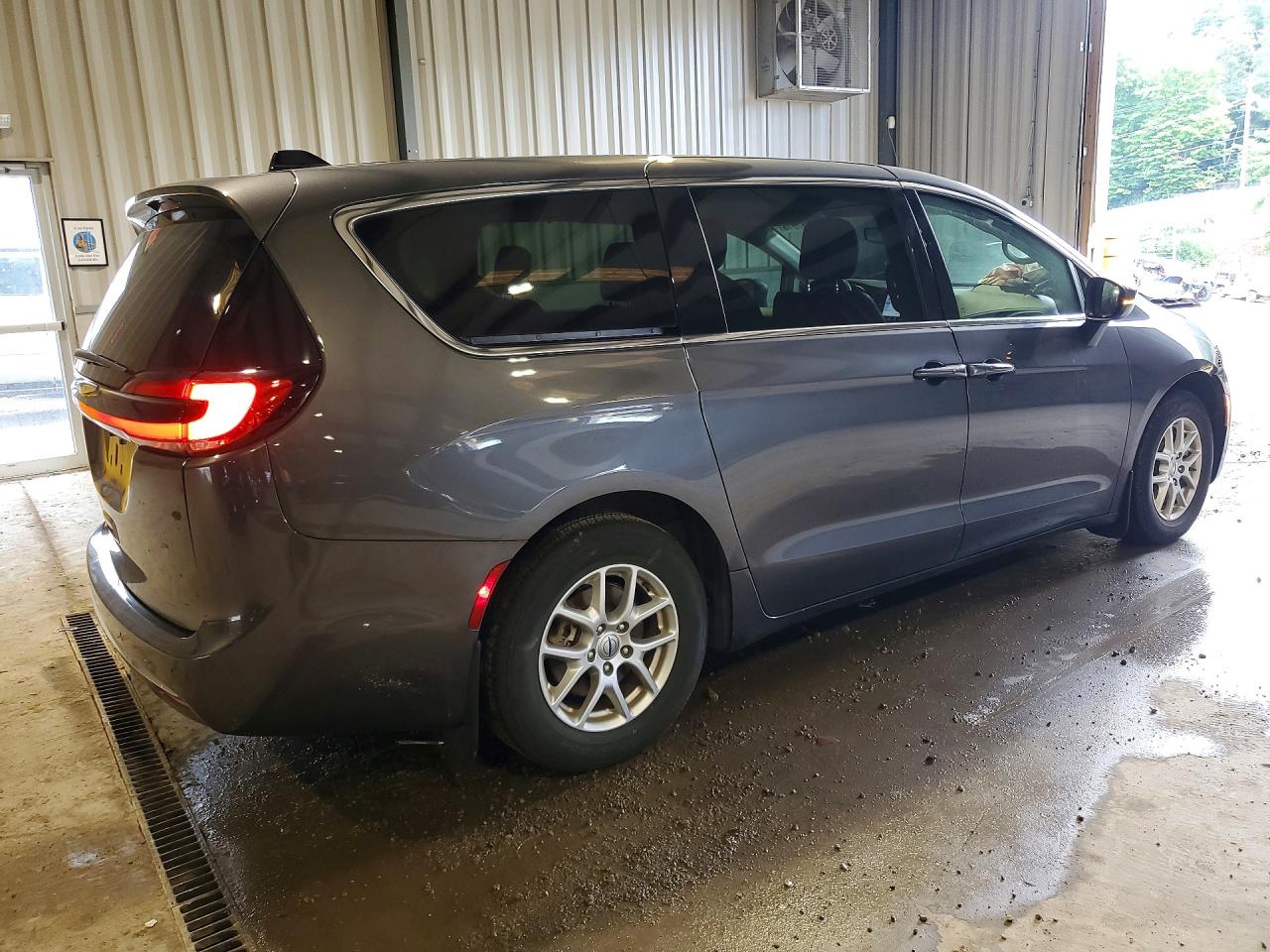 2023 CHRYSLER PACIFICA TOURING L — снимка 3