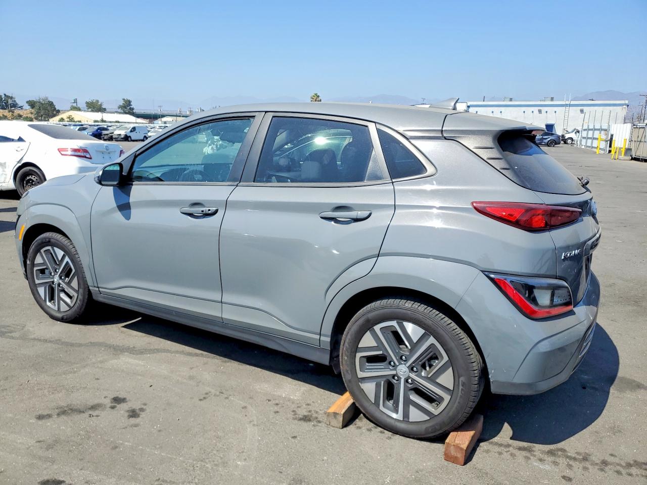 2023 HYUNDAI KONA SE — снимка 2