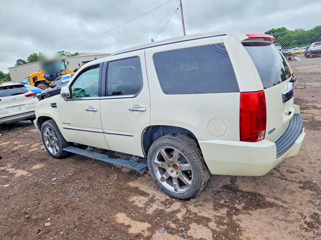 2014 CADILLAC ESCALADE LUXURY — снимка 2