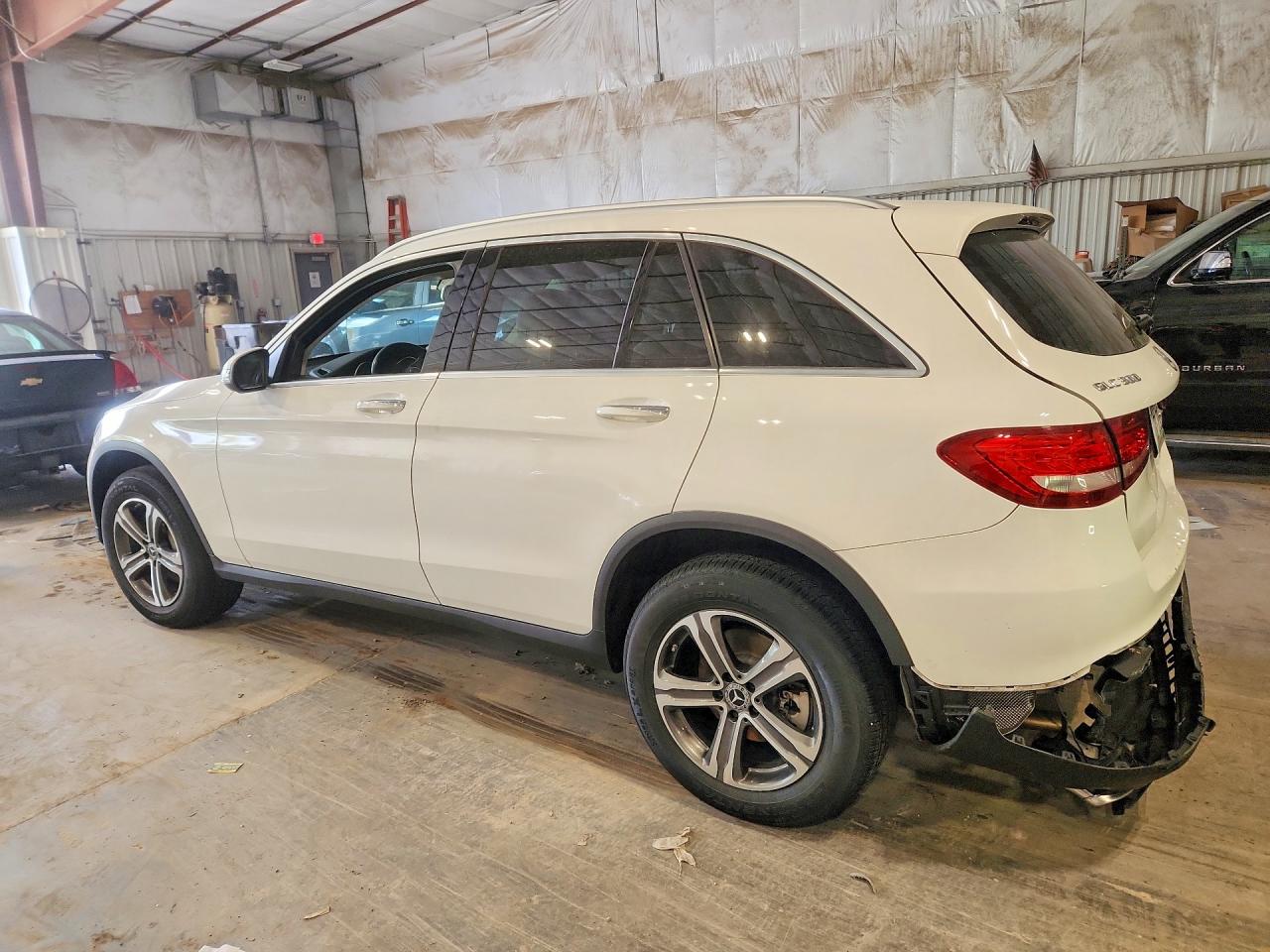 2019 MERCEDES-BENZ GLC 300 — снимка 2