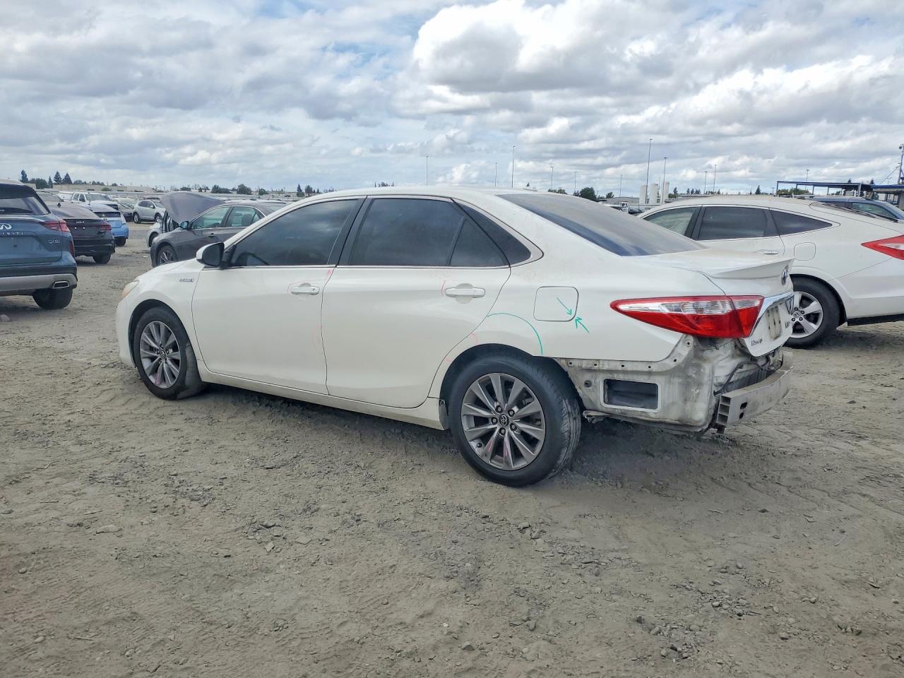 2017 TOYOTA CAMRY HYBRID XLE — снимка 2