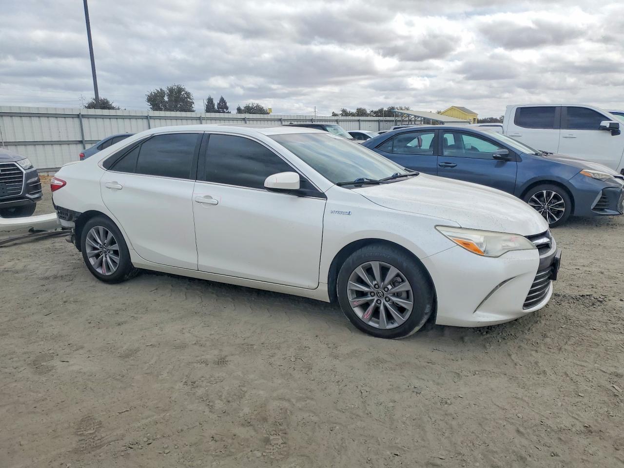 2017 TOYOTA CAMRY HYBRID XLE — снимка 4
