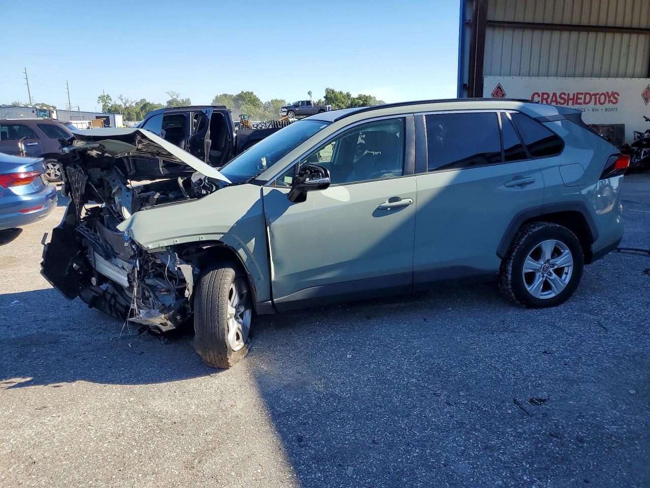 2019 TOYOTA RAV4 XLE