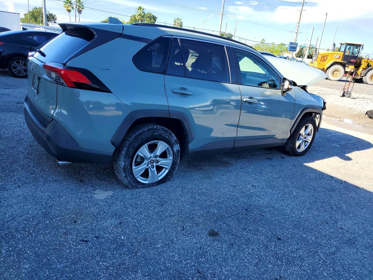 2019 TOYOTA RAV4 XLE — снимка 3