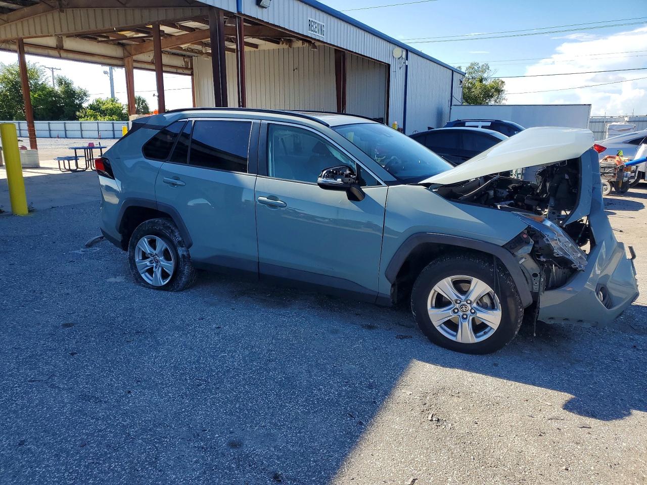 2019 TOYOTA RAV4 XLE — снимка 4