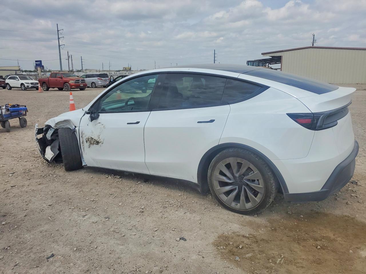 2026 TESLA MODEL Y — снимка 2