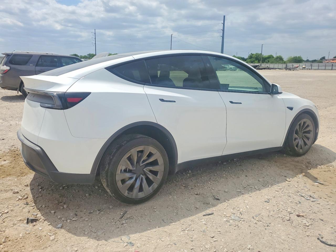 2026 TESLA MODEL Y — снимка 3