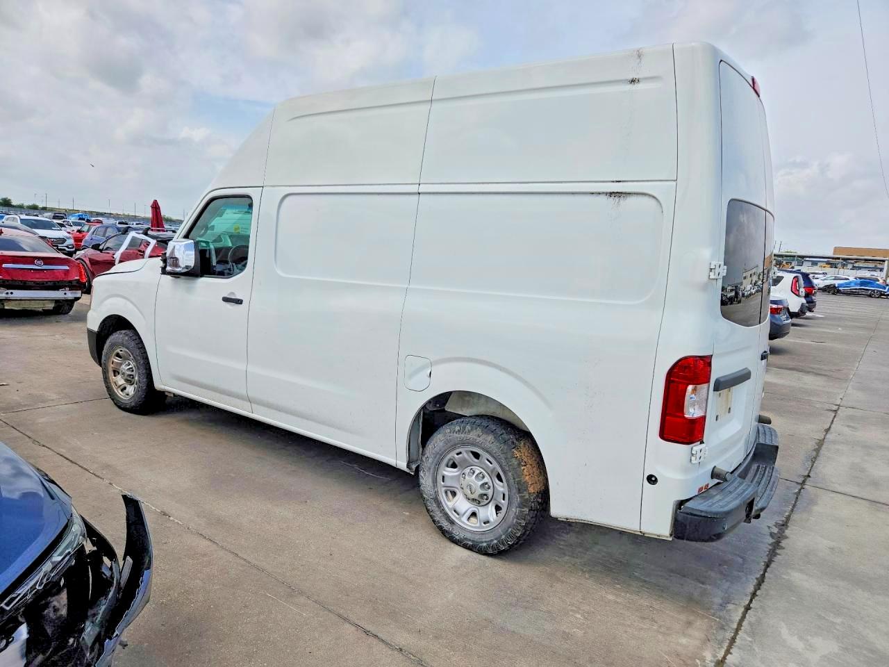 2019 NISSAN NV 2500 HD SV — снимка 2