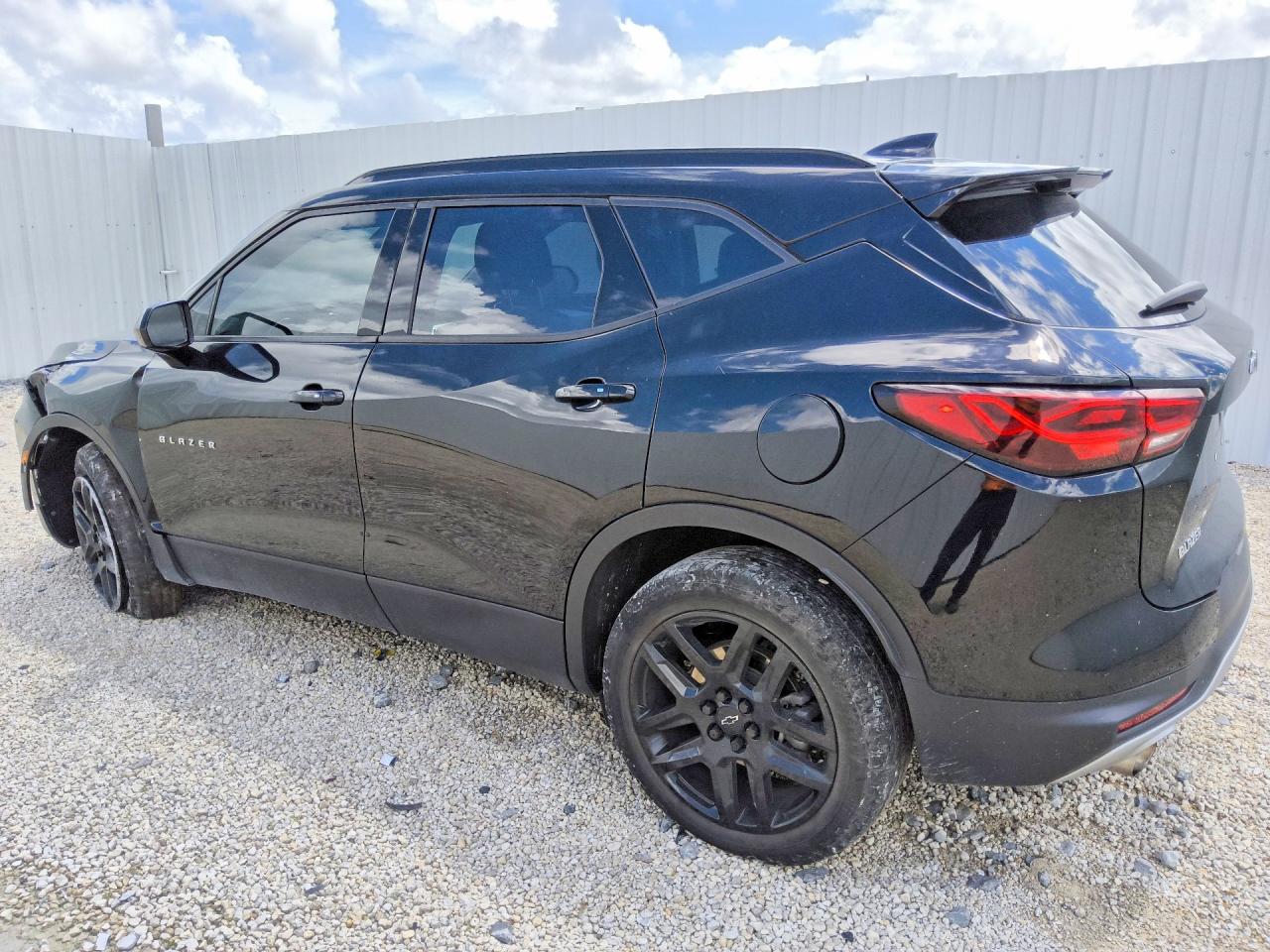 2023 CHEVROLET BLAZER 2LT — снимка 2