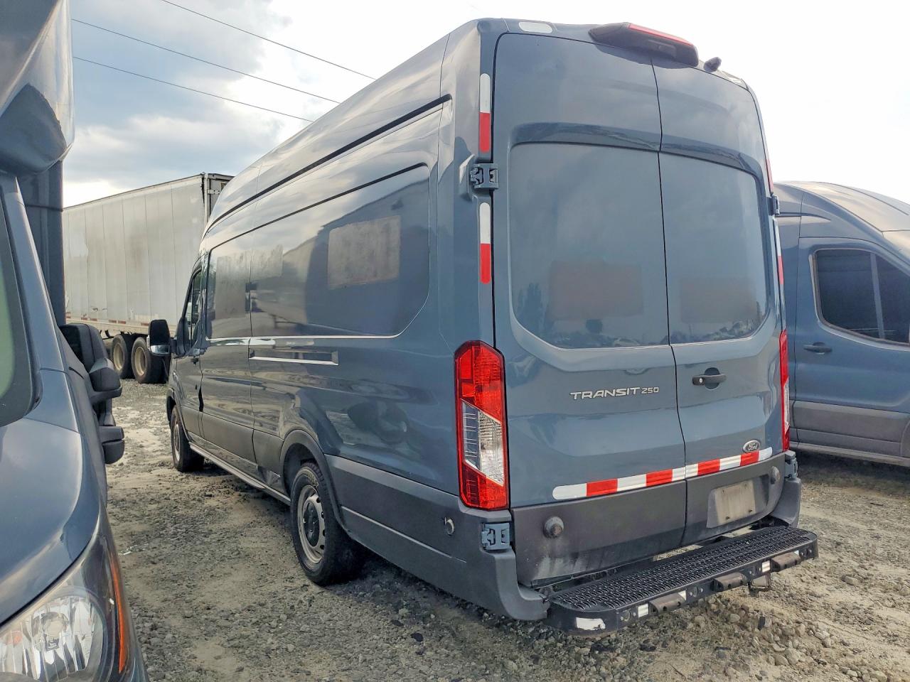 2020 FORD TRANSIT T-250 — снимка 2