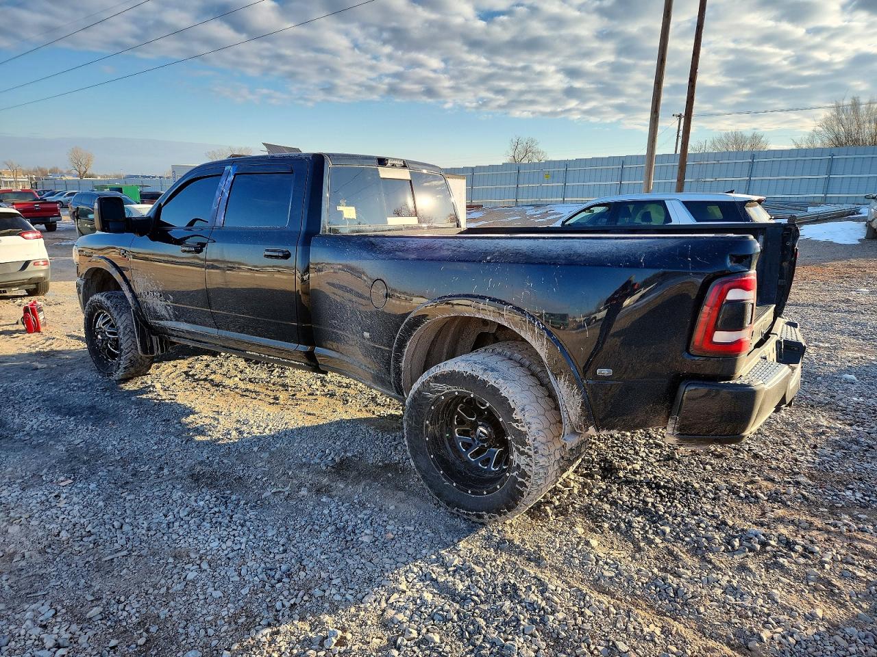 2023 RAM 3500 LIMITED — снимка 2