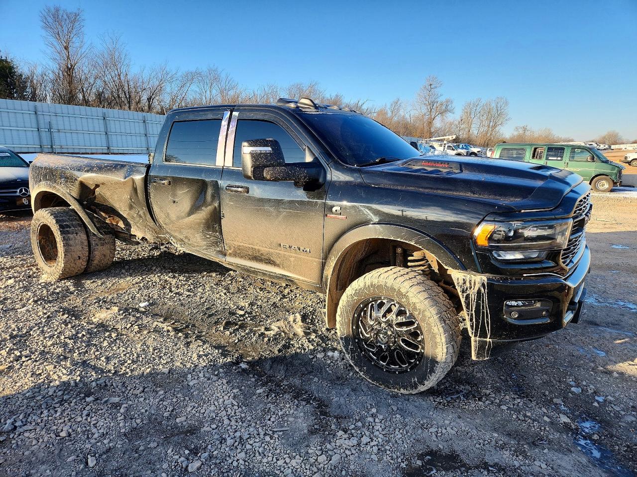 2023 RAM 3500 LIMITED — снимка 4