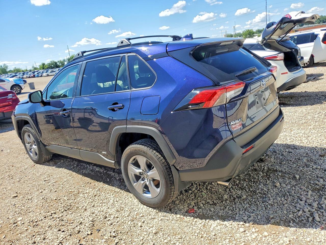 2022 TOYOTA RAV4 XLE — снимка 2