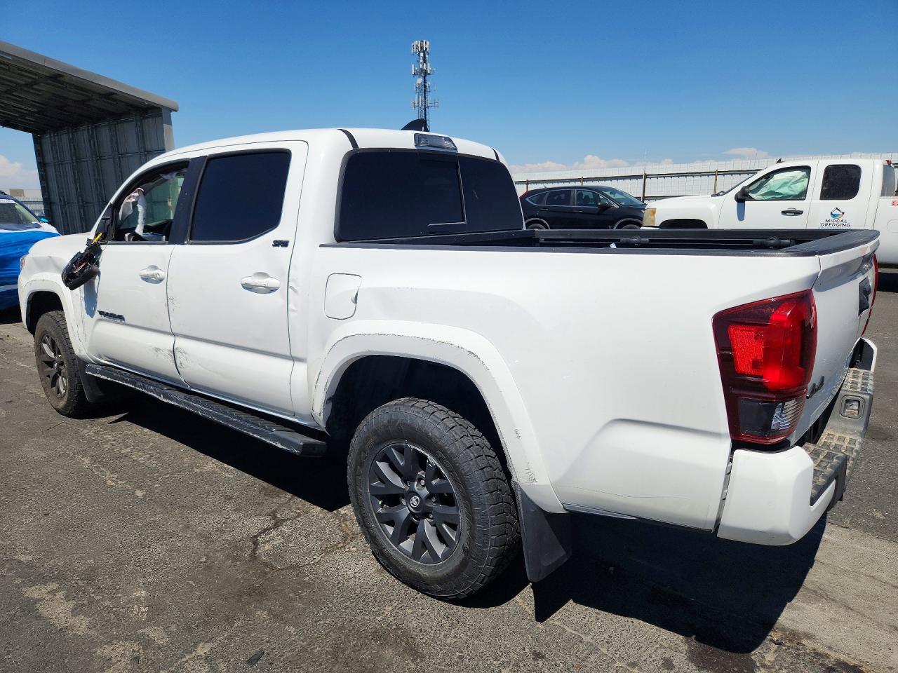 2023 TOYOTA TACOMA SR5 V6 — снимка 2