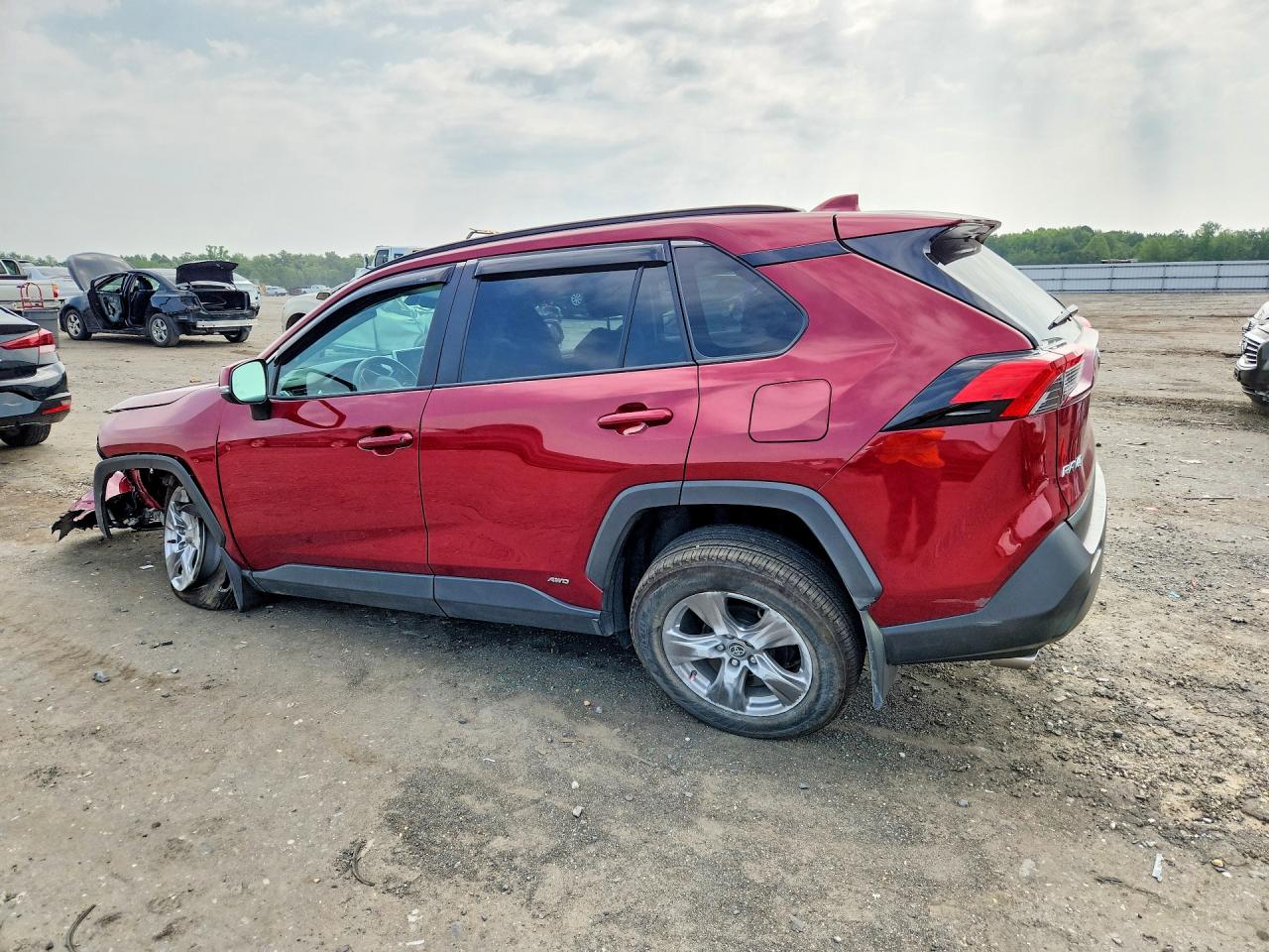 2025 TOYOTA RAV4 HYBRID XLE — снимка 2