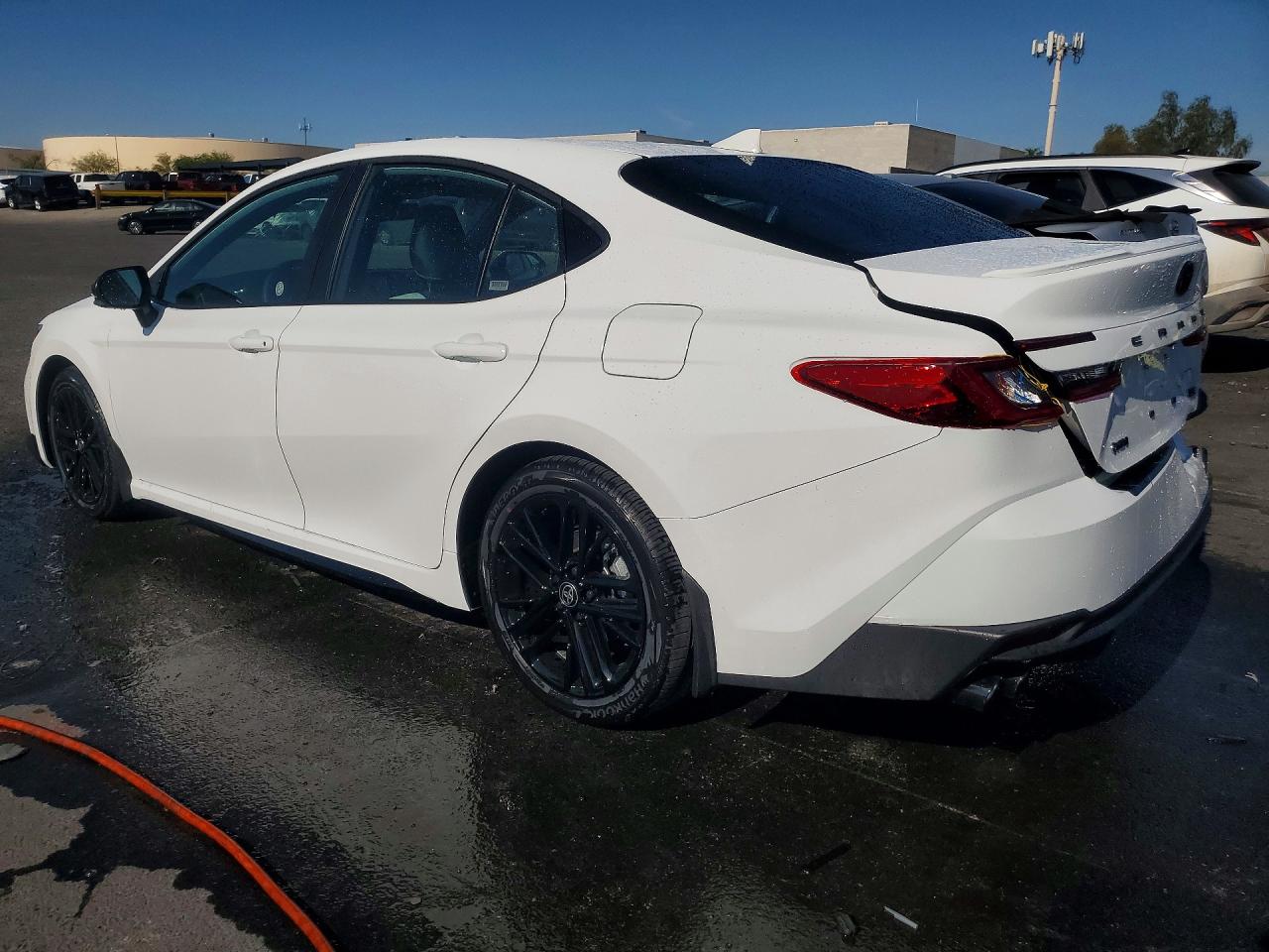 2026 TOYOTA CAMRY SE — снимка 2