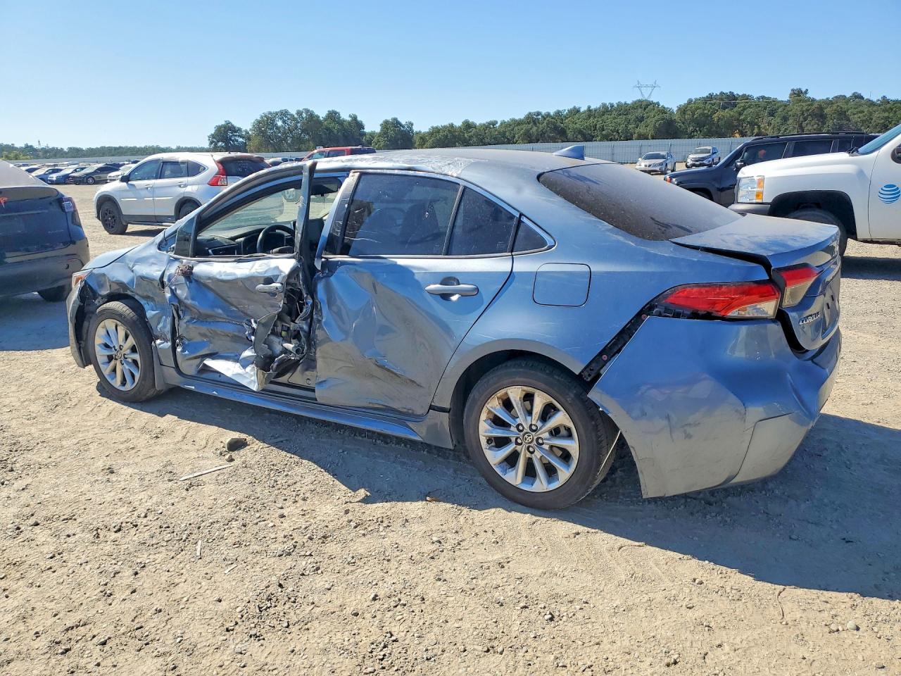 2020 TOYOTA COROLLA XLE — снимка 2
