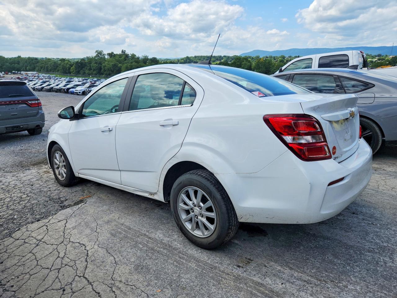 2020 CHEVROLET SONIC LT — снимка 2