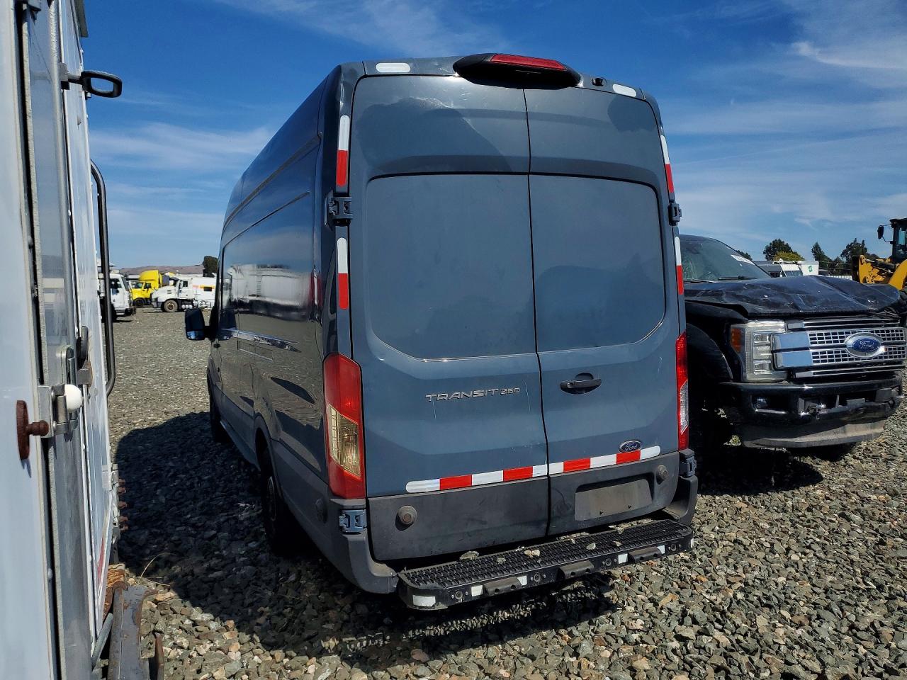 2020 FORD TRANSIT T-250 — снимка 2