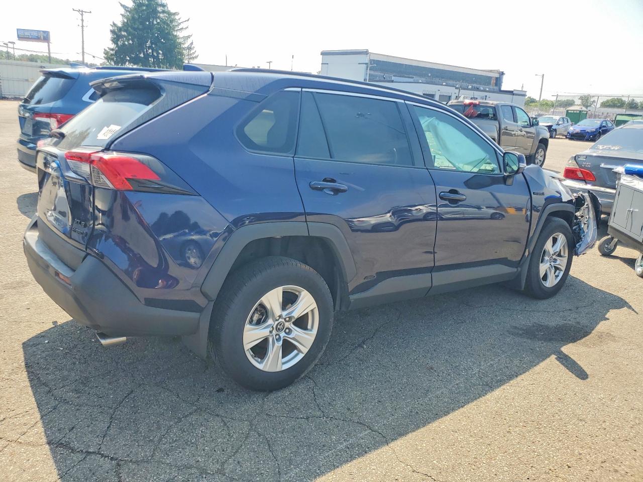 2019 TOYOTA RAV4 HYBRID XLE — снимка 3
