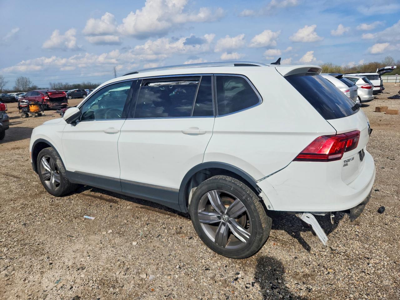 2021 VOLKSWAGEN TIGUAN SE — снимка 2