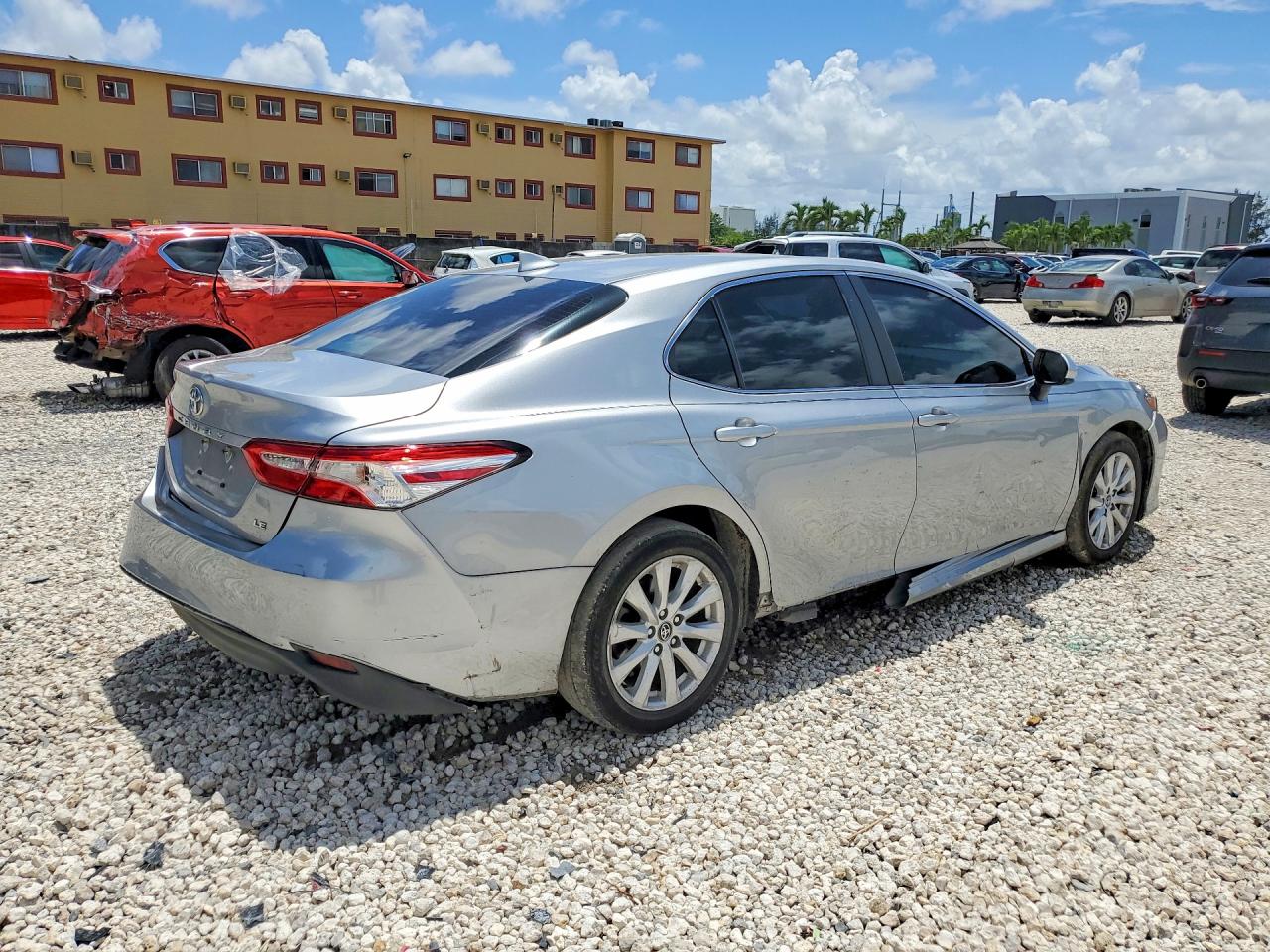 2020 TOYOTA CAMRY LE — снимка 3