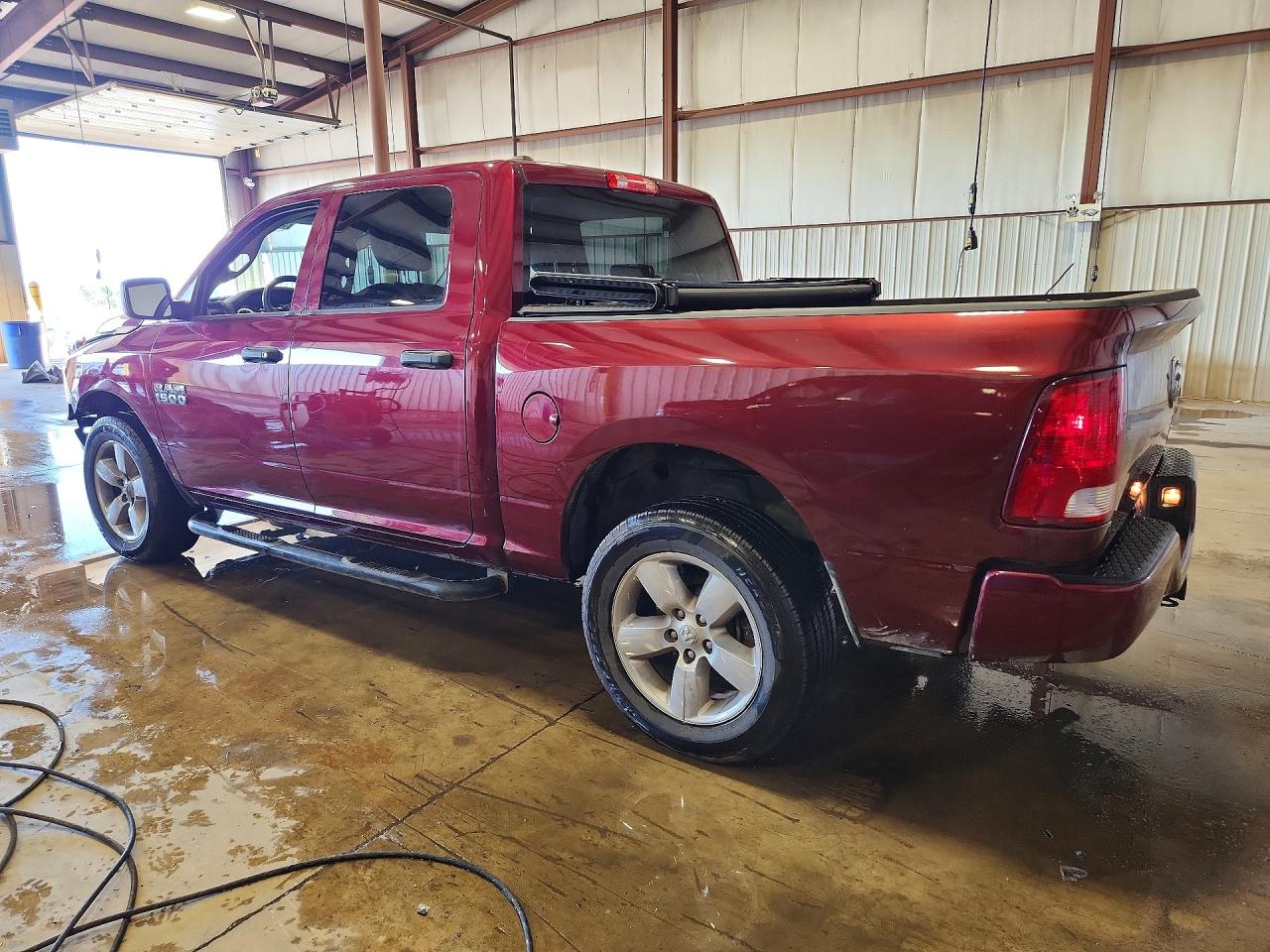 2017 RAM 1500 ST — снимка 2