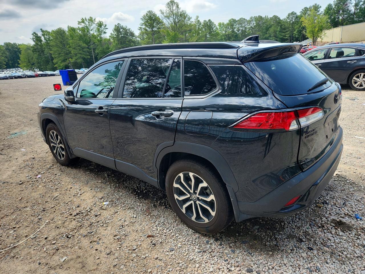 2024 TOYOTA COROLLA CROSS HYBRID SE — снимка 2