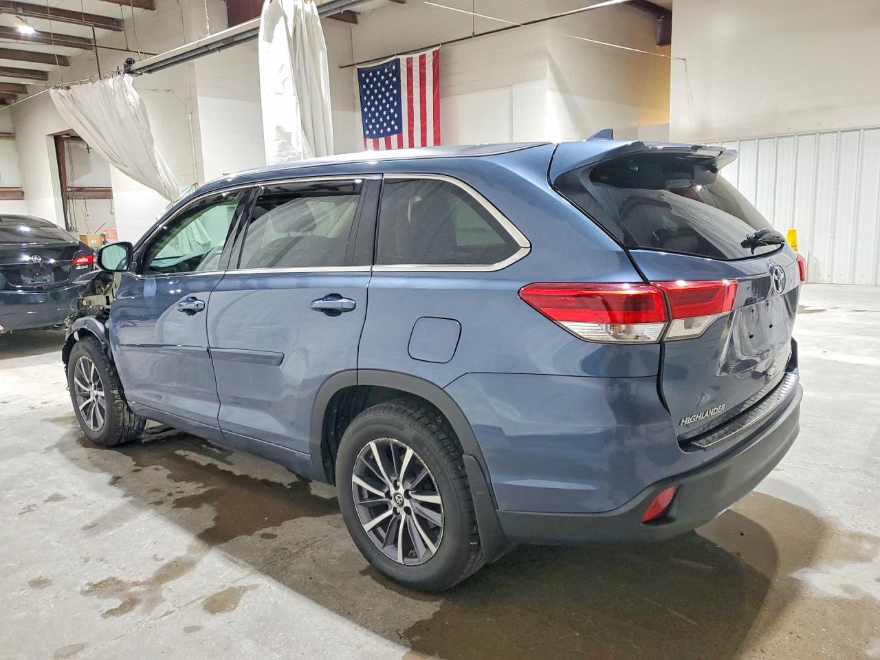 2018 TOYOTA HIGHLANDER XLE — снимка 2
