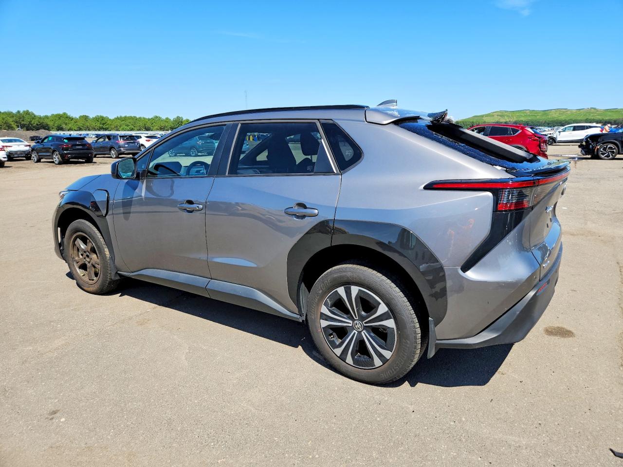 2024 TOYOTA BZ4X XLE — снимка 2