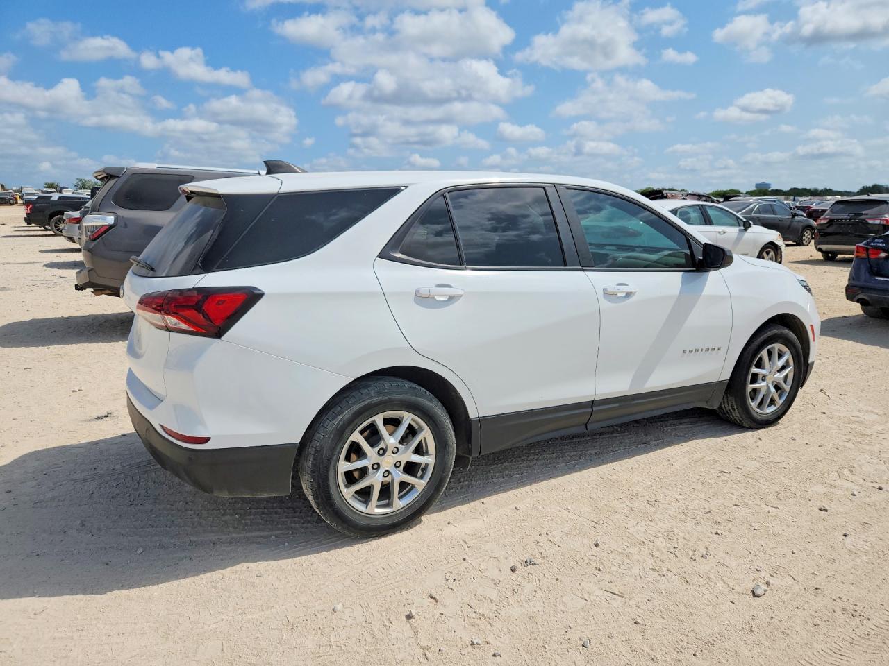 2022 CHEVROLET EQUINOX LS — снимка 3