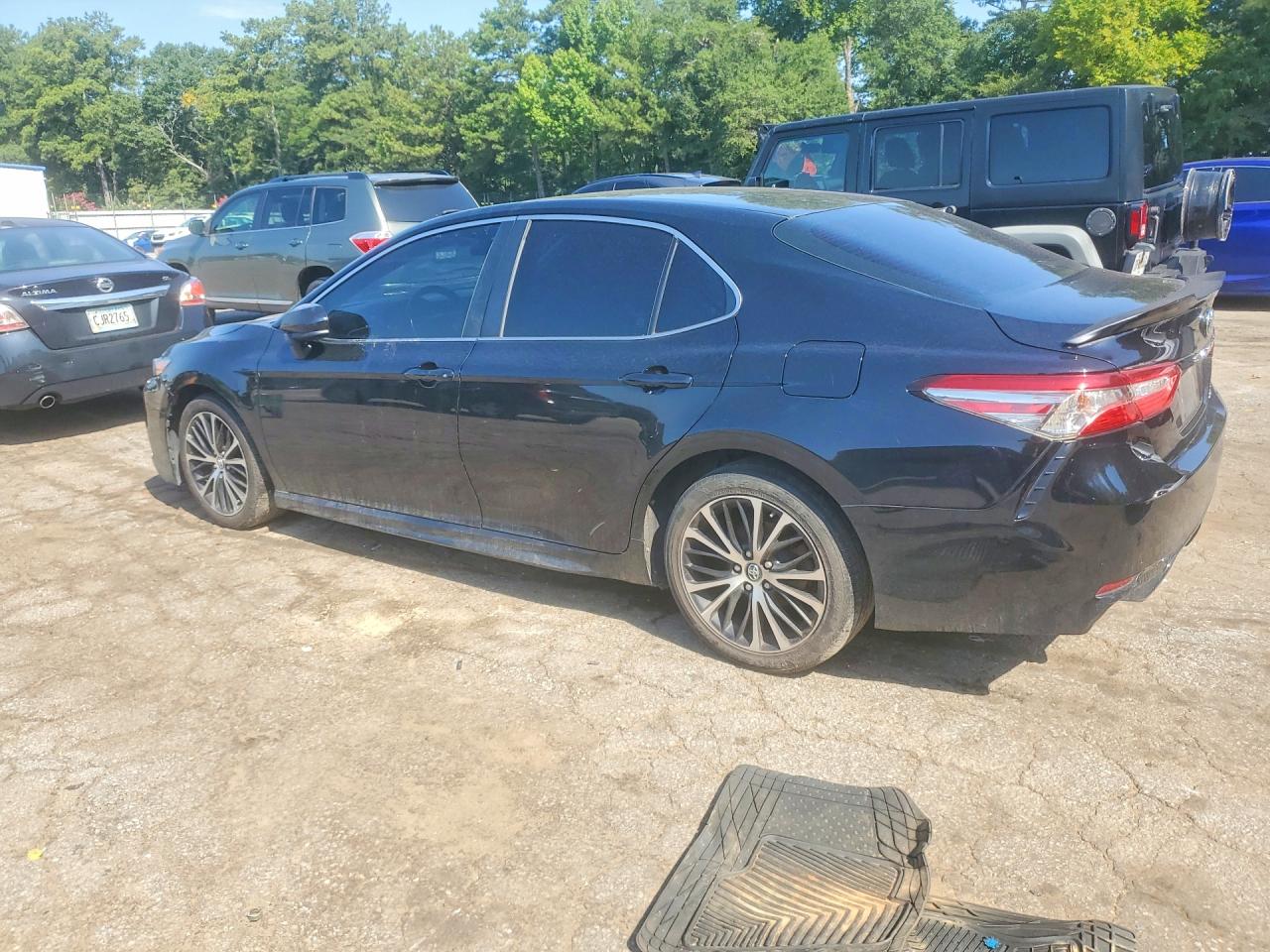 2018 TOYOTA CAMRY SE — снимка 2