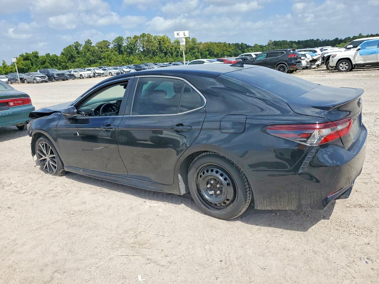 2021 TOYOTA CAMRY SE — снимка 2