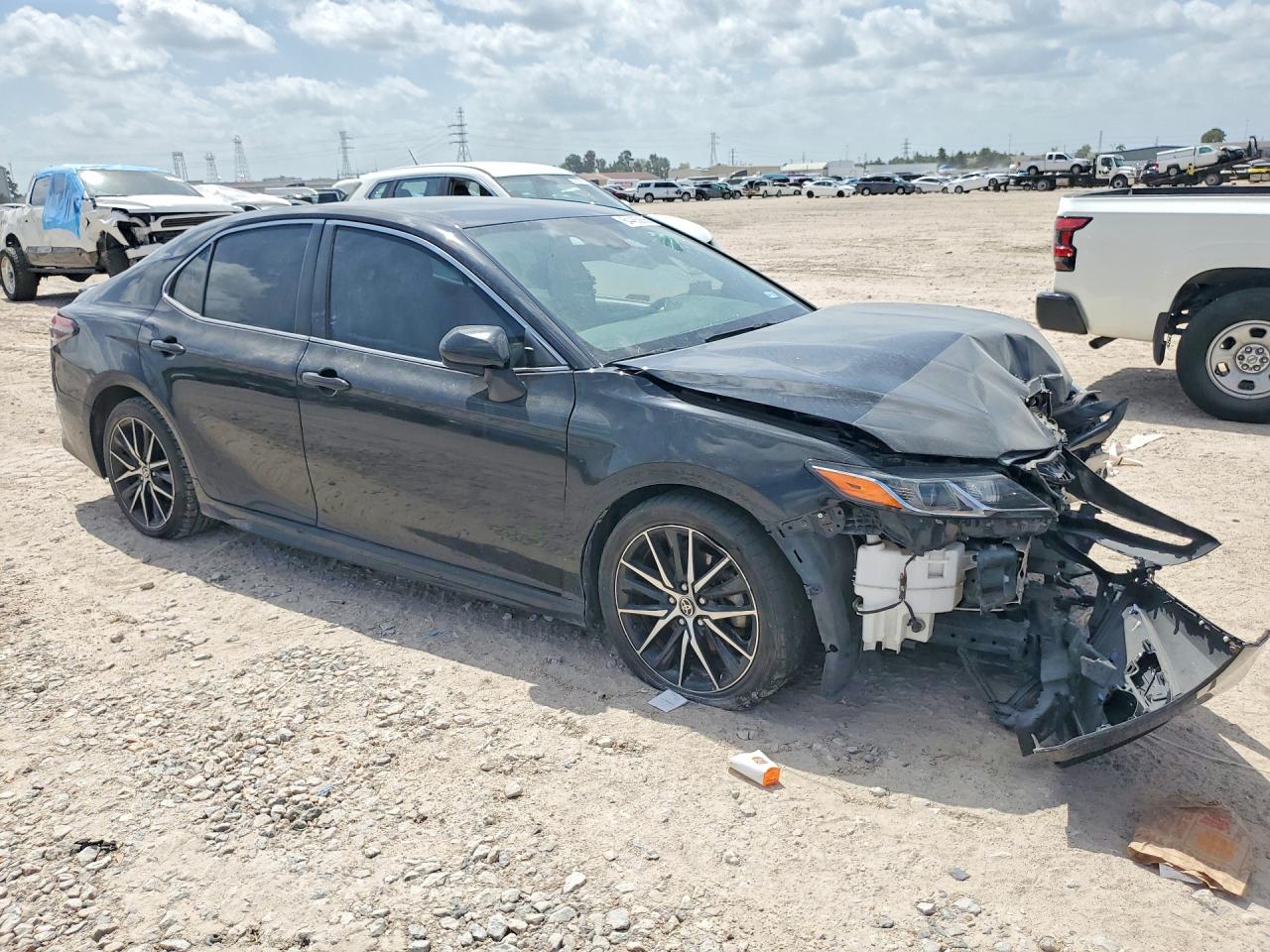 2021 TOYOTA CAMRY SE — снимка 4