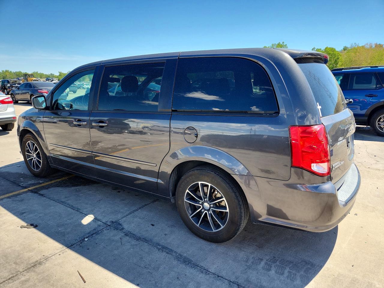 2016 DODGE GRAND CARAVAN SXT — снимка 2