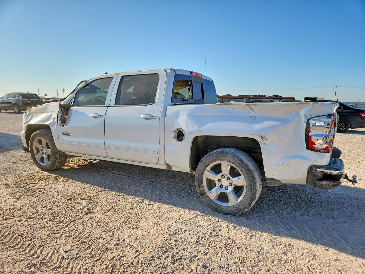 2017 CHEVROLET SILVERADO C1500 LT — снимка 2