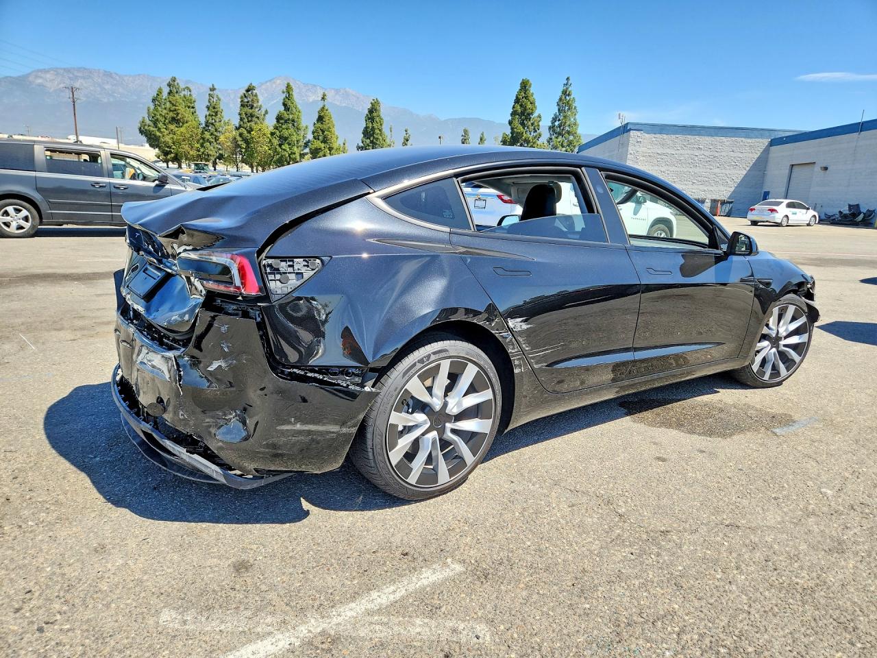2025 TESLA MODEL 3 — снимка 3