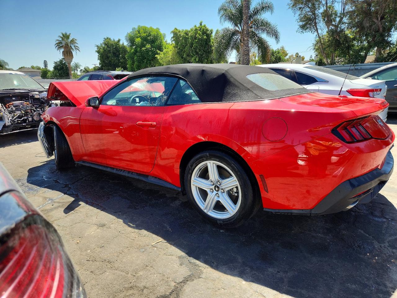 2026 FORD MUSTANG — photo 2