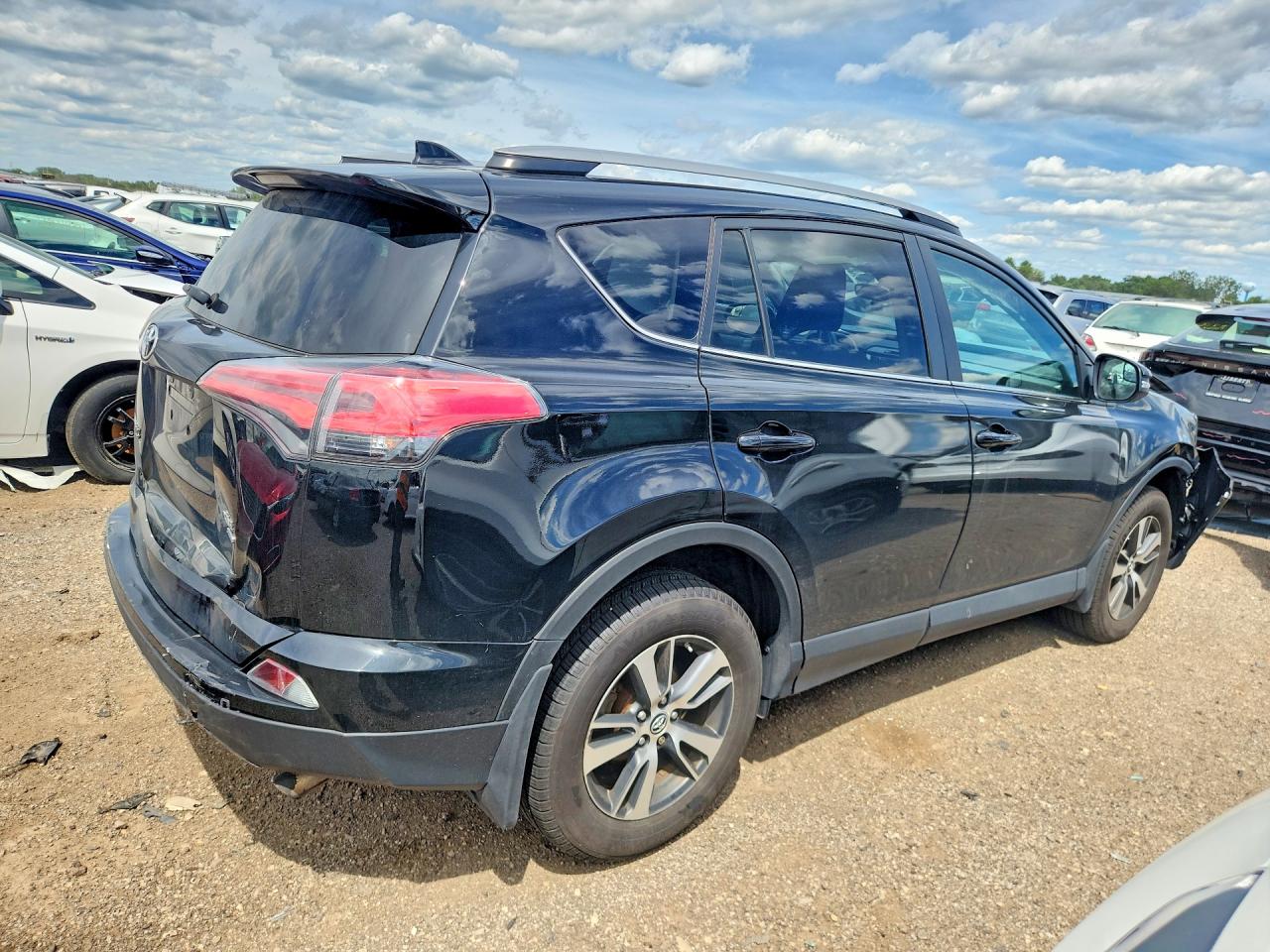 2017 TOYOTA RAV4 XLE — снимка 3