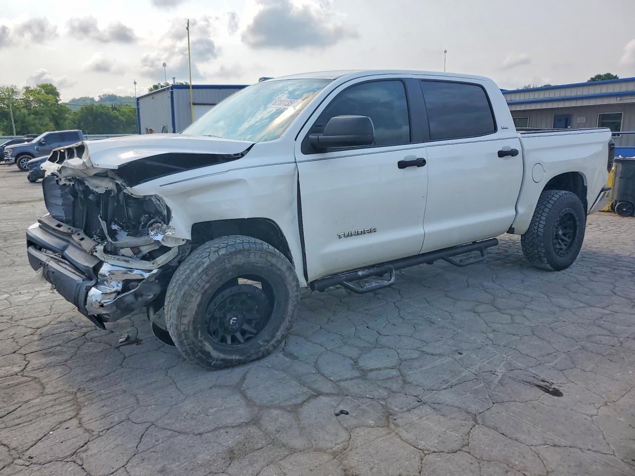 2016 TOYOTA TUNDRA CREWMAX SR5