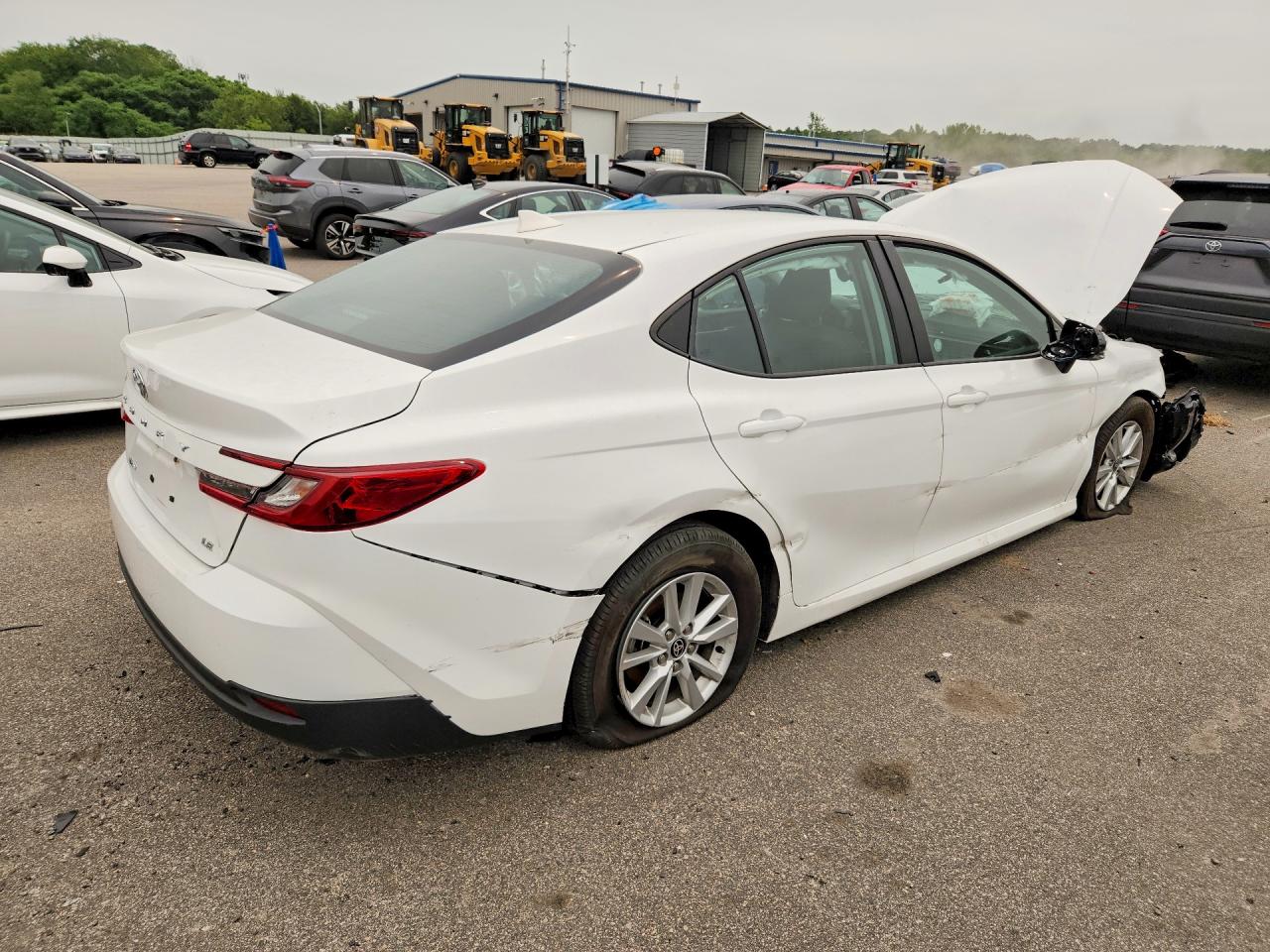 2025 TOYOTA CAMRY LE — снимка 3