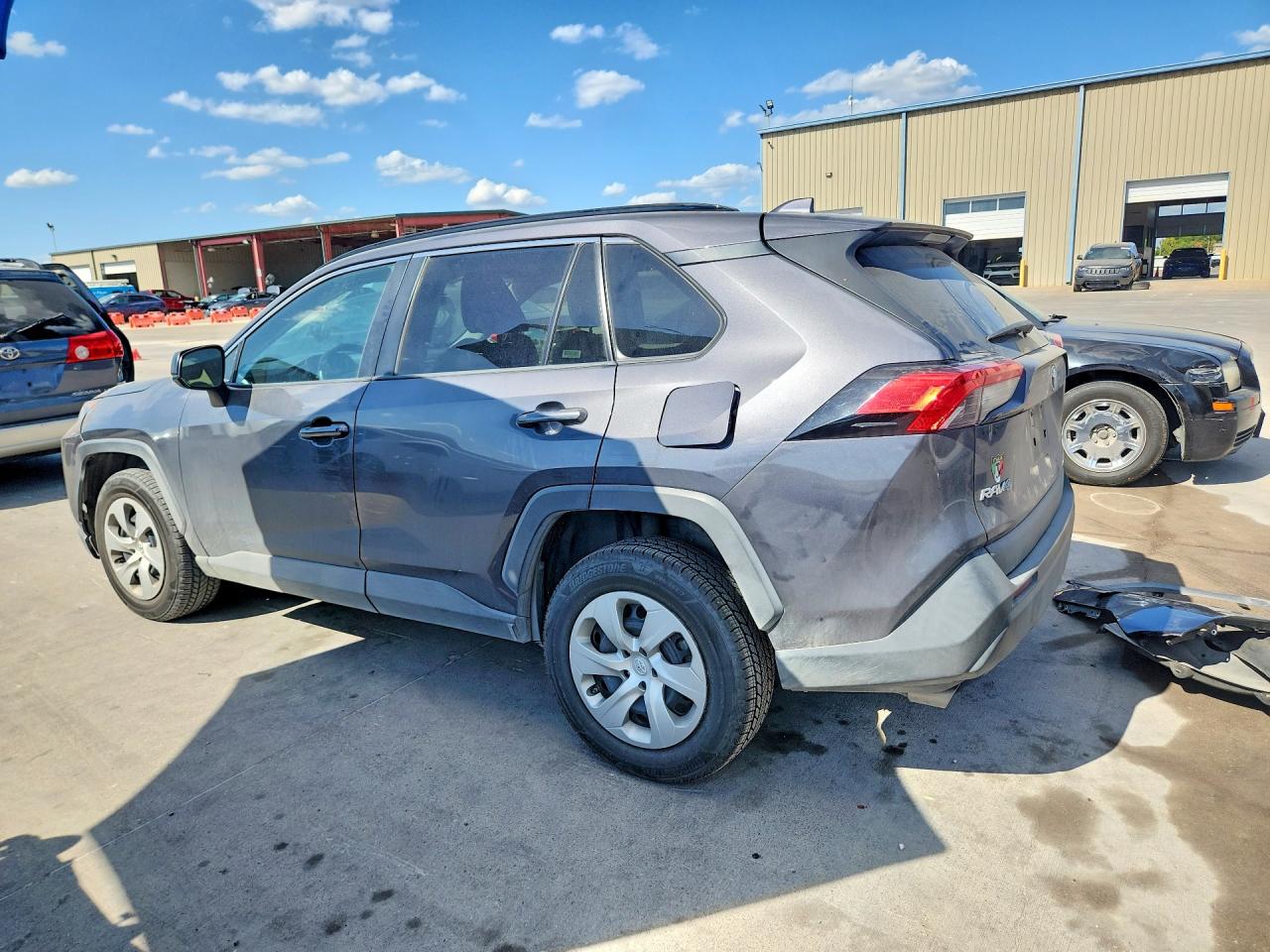 2021 TOYOTA RAV4 LE — снимка 2