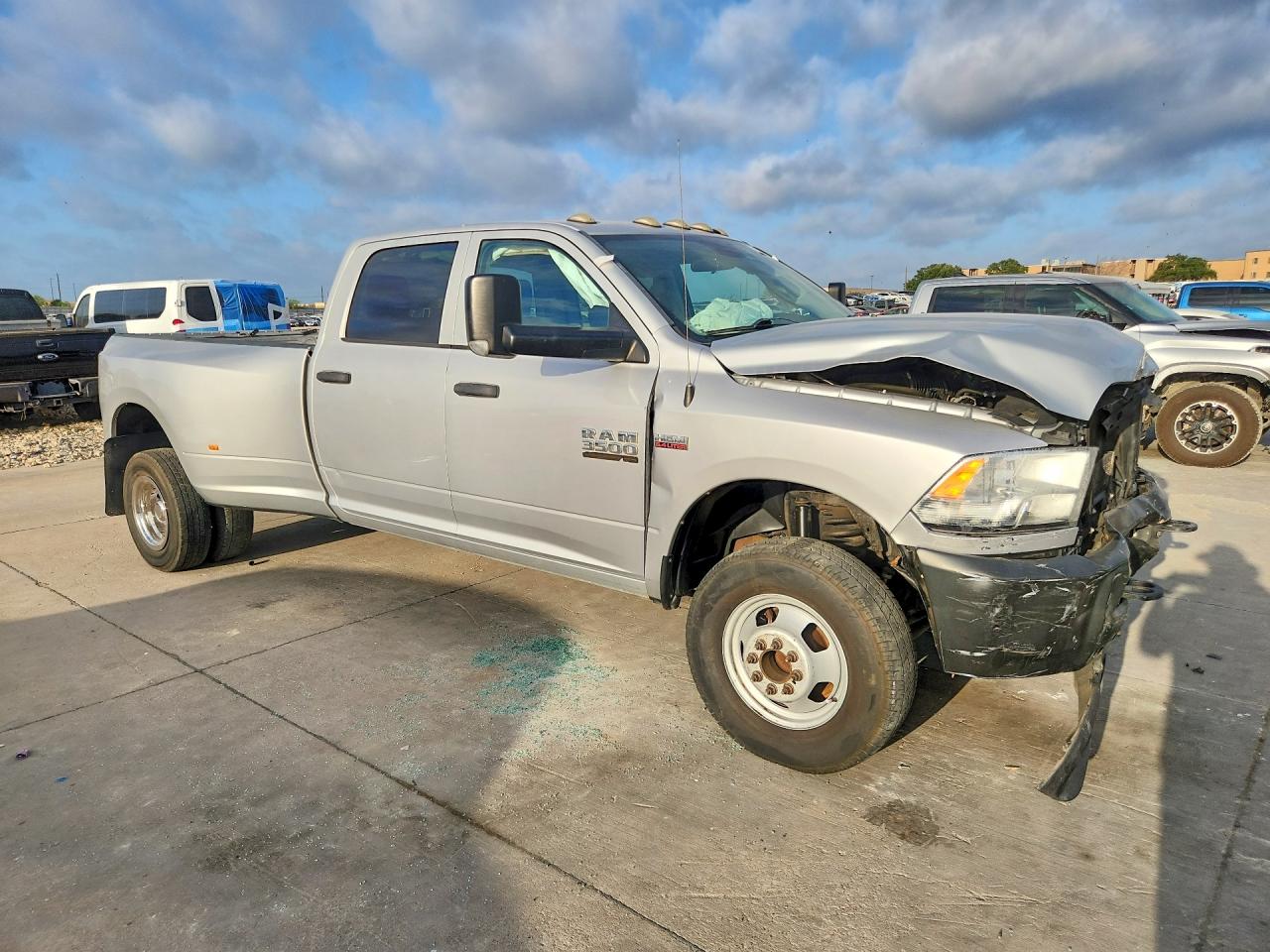 2017 RAM 3500 ST — снимка 4