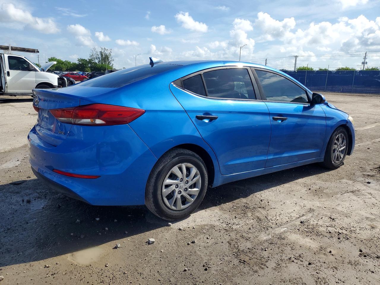2017 HYUNDAI ELANTRA SE — снимка 3