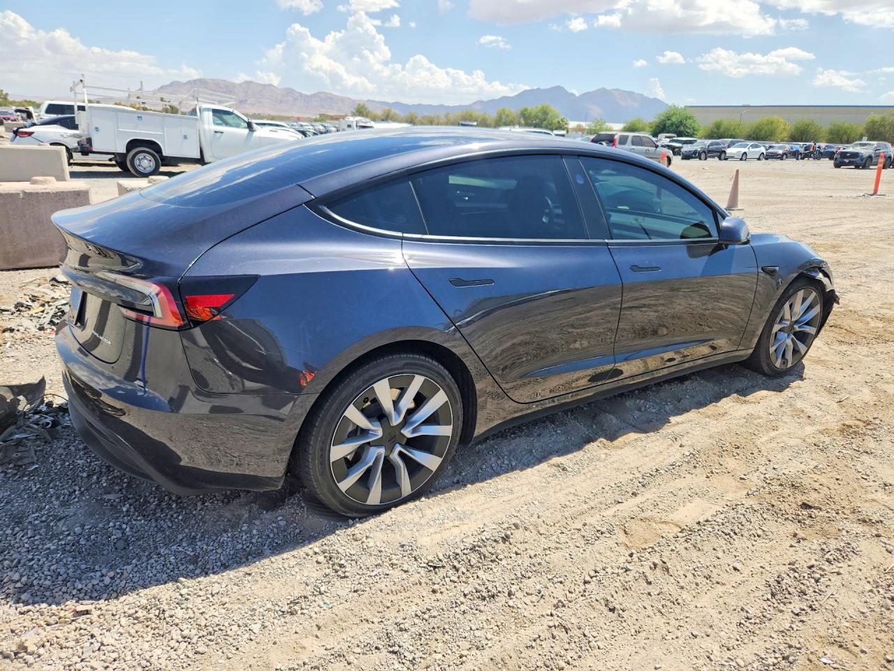 2025 TESLA MODEL 3 — снимка 3