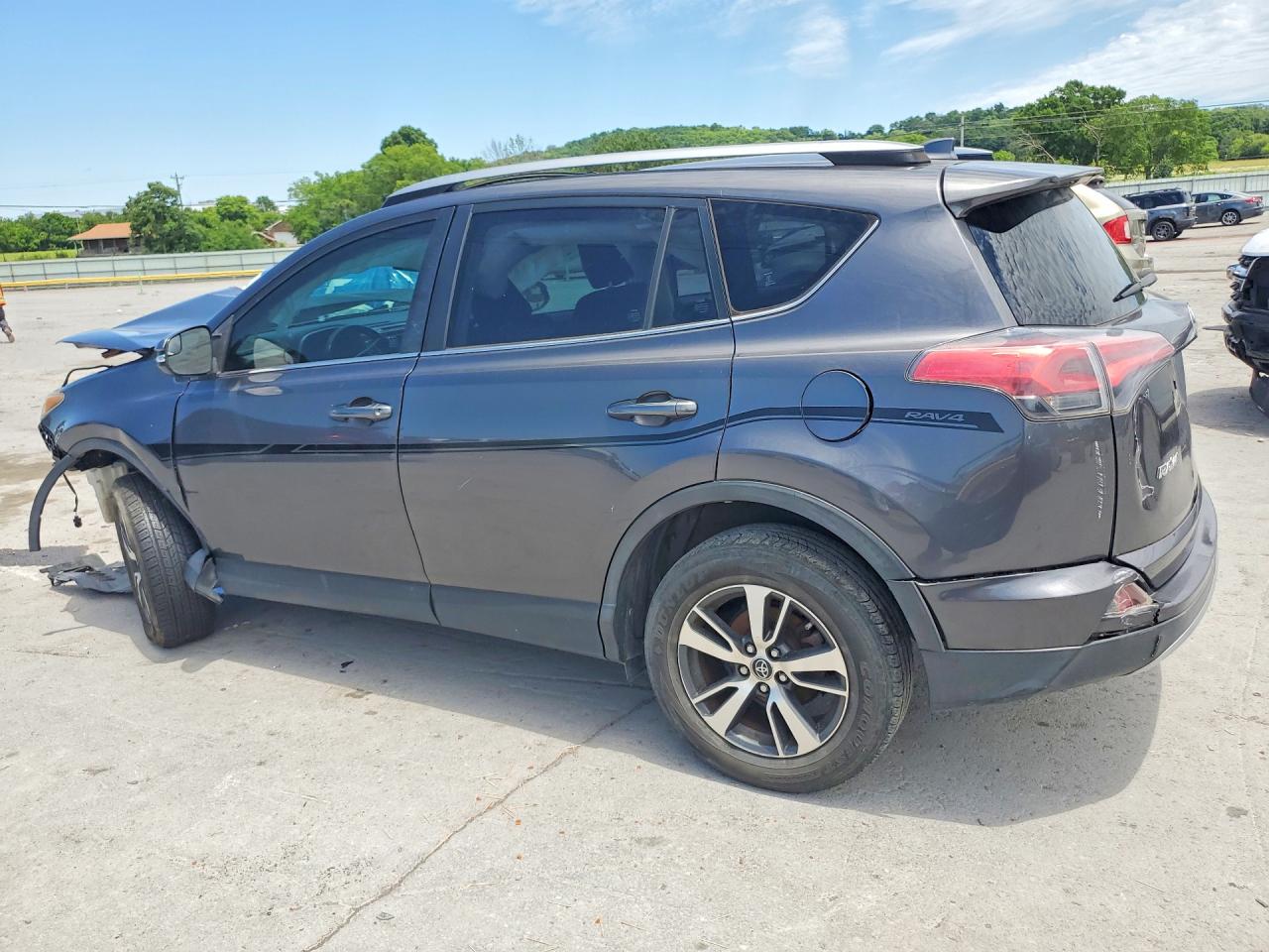 2017 TOYOTA RAV4 XLE — снимка 2