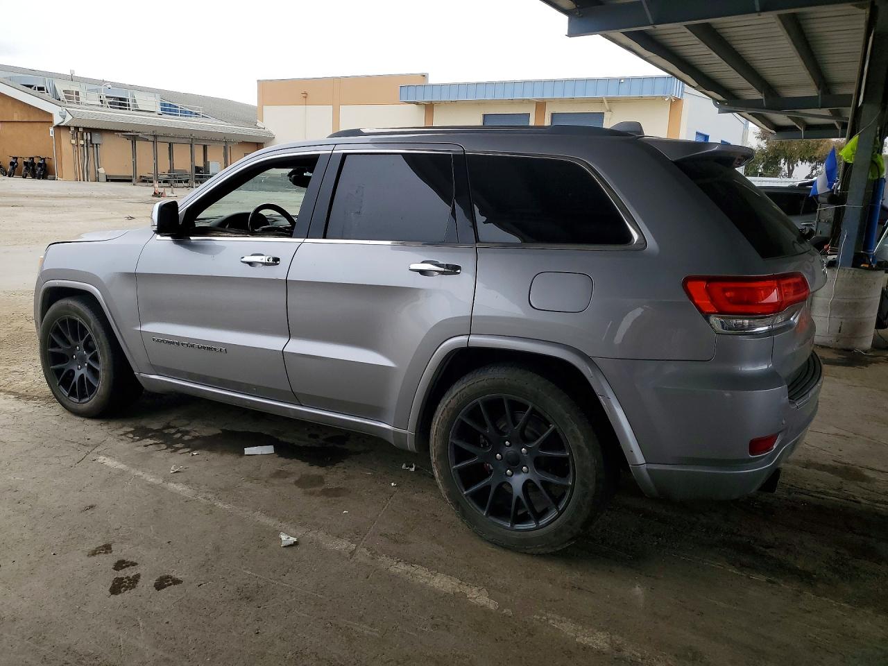 2017 JEEP GRAND CHEROKEE OVERLAND — снимка 2
