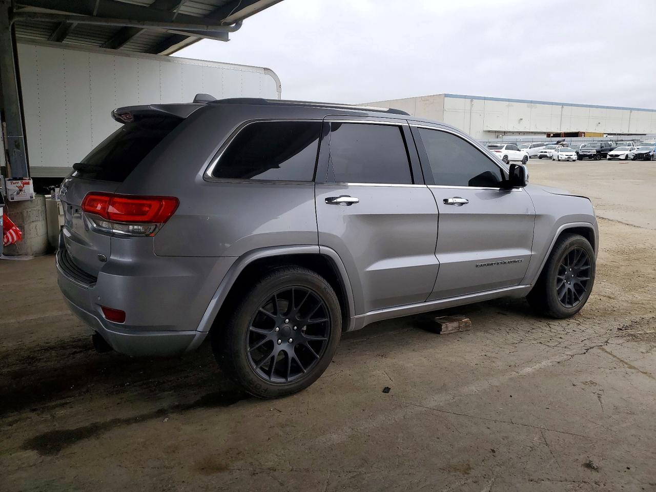 2017 JEEP GRAND CHEROKEE OVERLAND — снимка 3