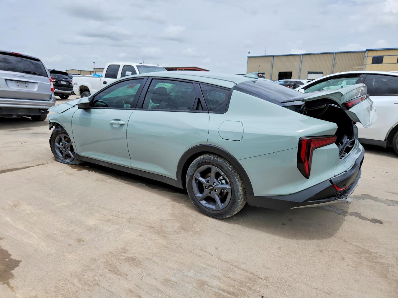 2026 KIA K4 LXS — снимка 2