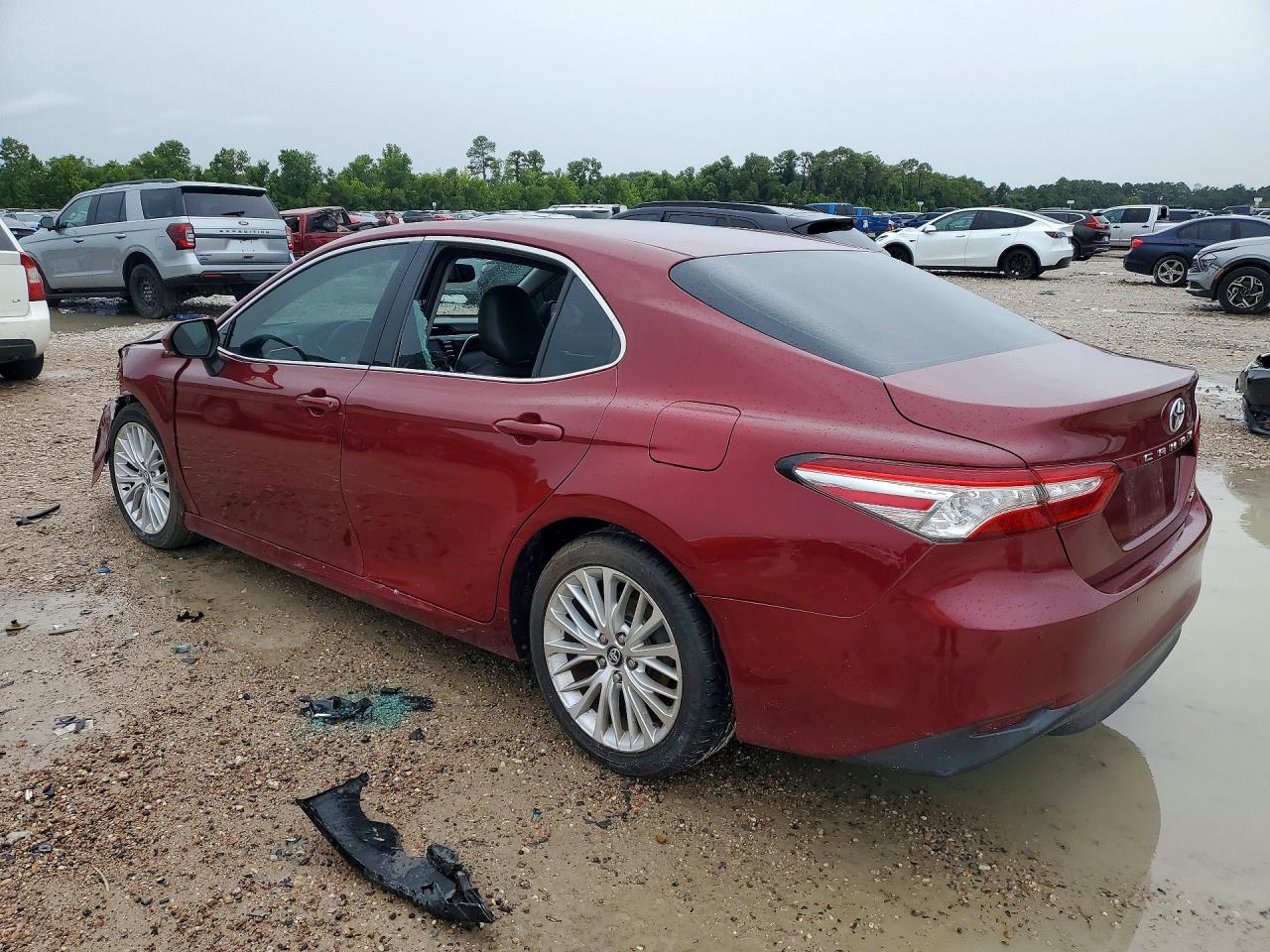 2018 TOYOTA CAMRY XLE — снимка 2
